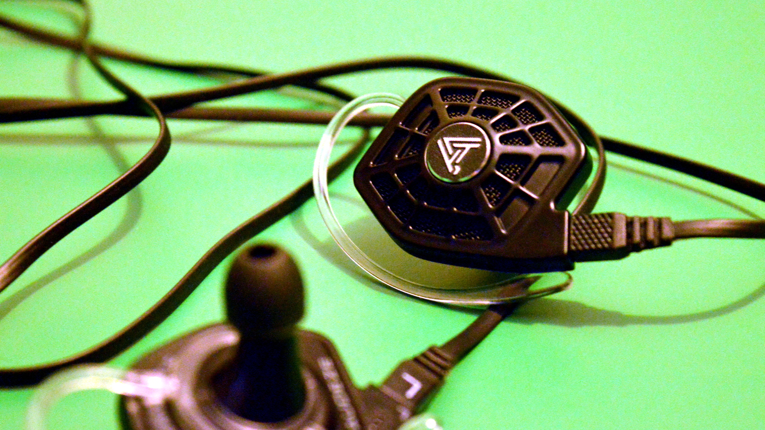 Audeze iSine 10 Planar Magnetic In-Ears Review - Headphone Review