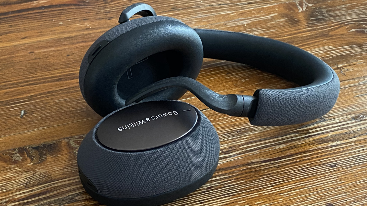 Bowers & Wilkins PX7 Over-Ear Headphones Review